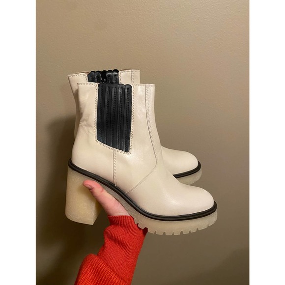 Free People James Chelsea Boots Bone White Size 8.5/39 NWT - Picture 3 of 12